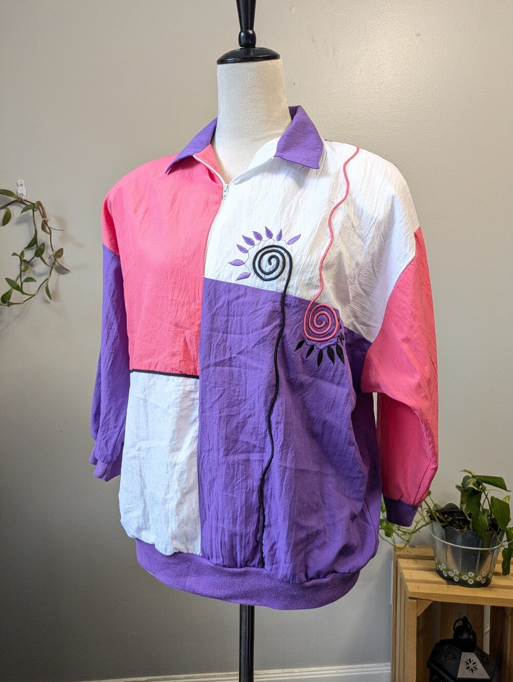 Vintage Windbreaker Jacket With Shoulder pads